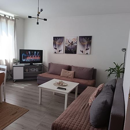 Enjoy Traveling Apartment Tuzla Bagian luar foto