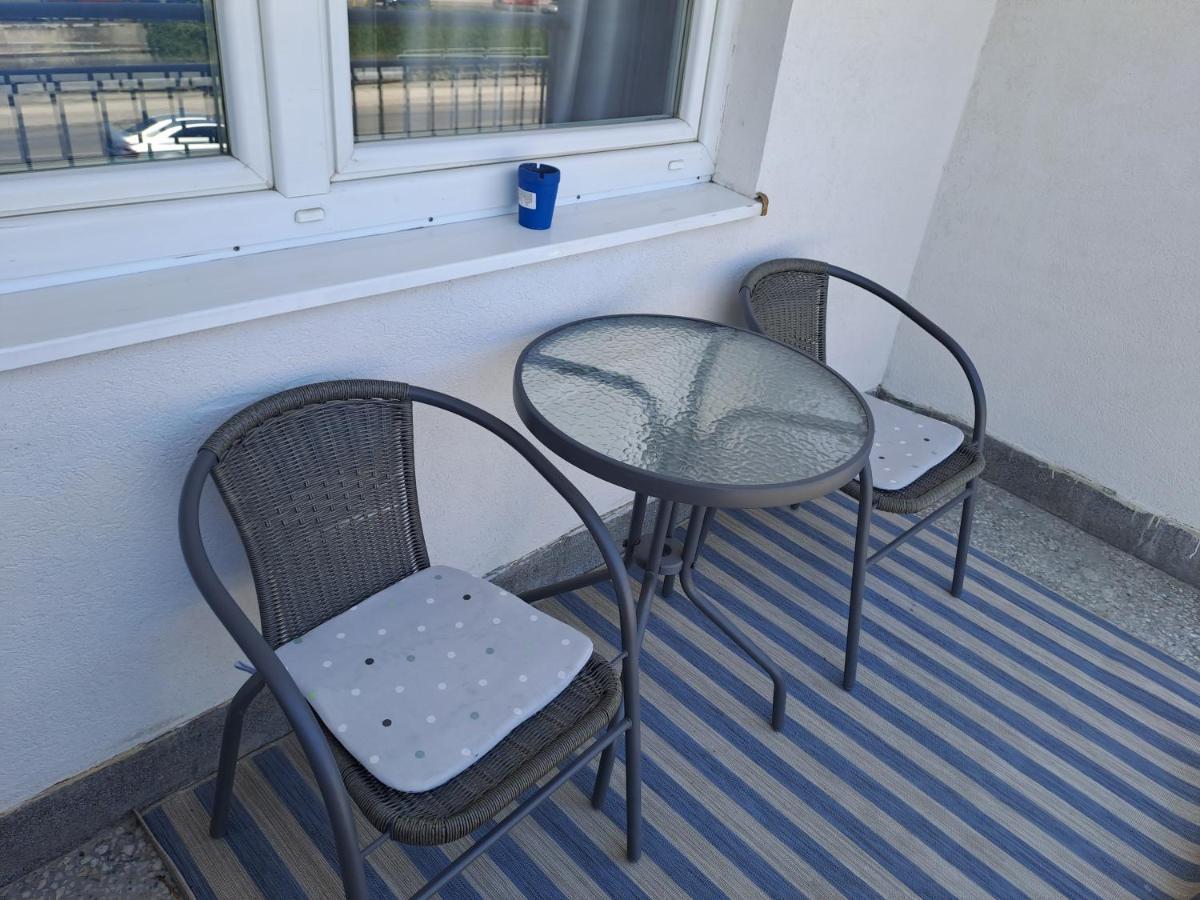 Enjoy Traveling Apartment Tuzla Bagian luar foto