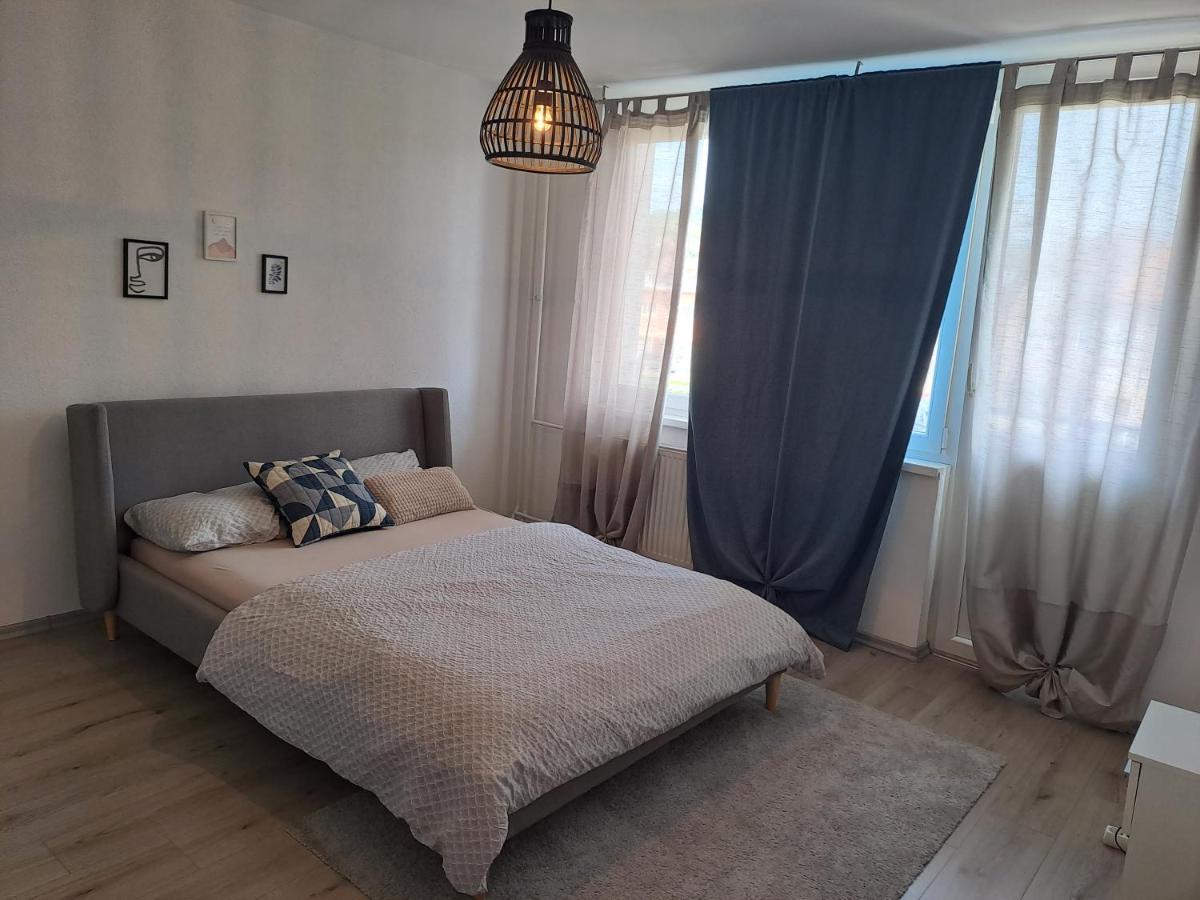 Enjoy Traveling Apartment Tuzla Bagian luar foto