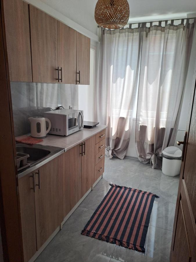 Enjoy Traveling Apartment Tuzla Bagian luar foto
